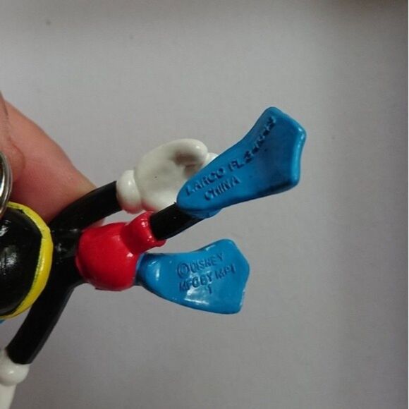 New vintage Mickey mouse snorkeling mask keychain with clip - Picture 3 of 8